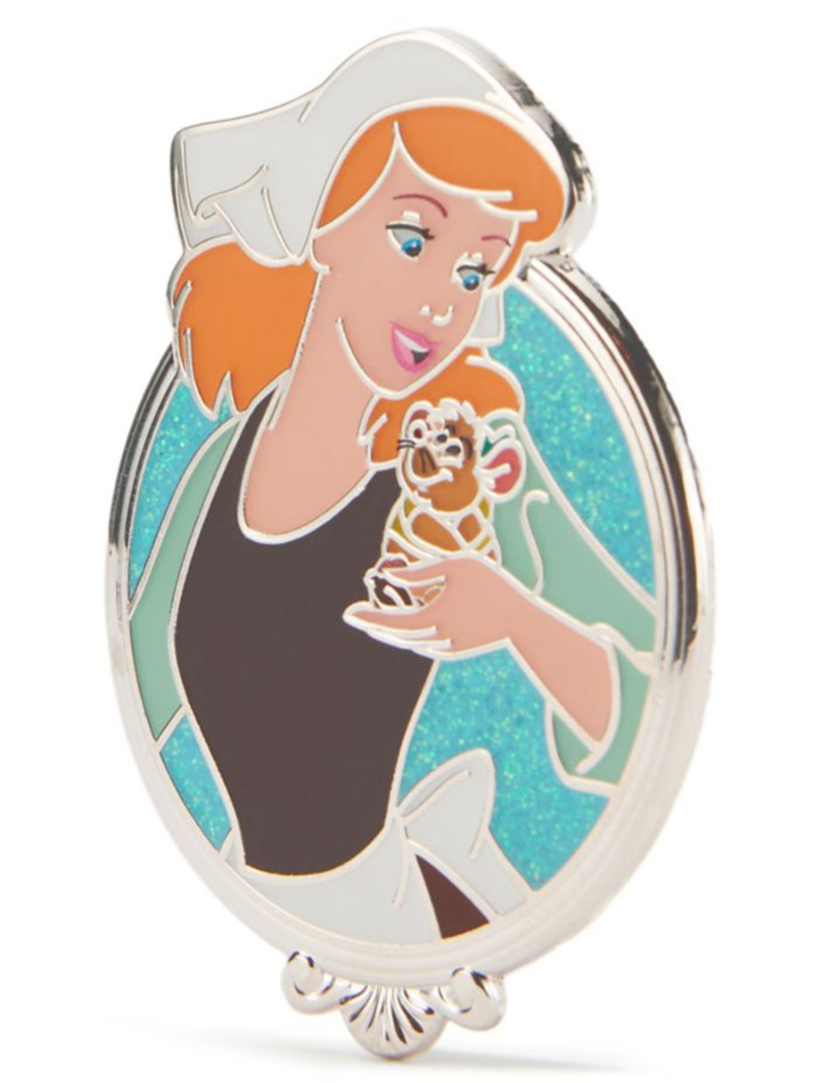 Pin Ceninicienta de Metal 4
