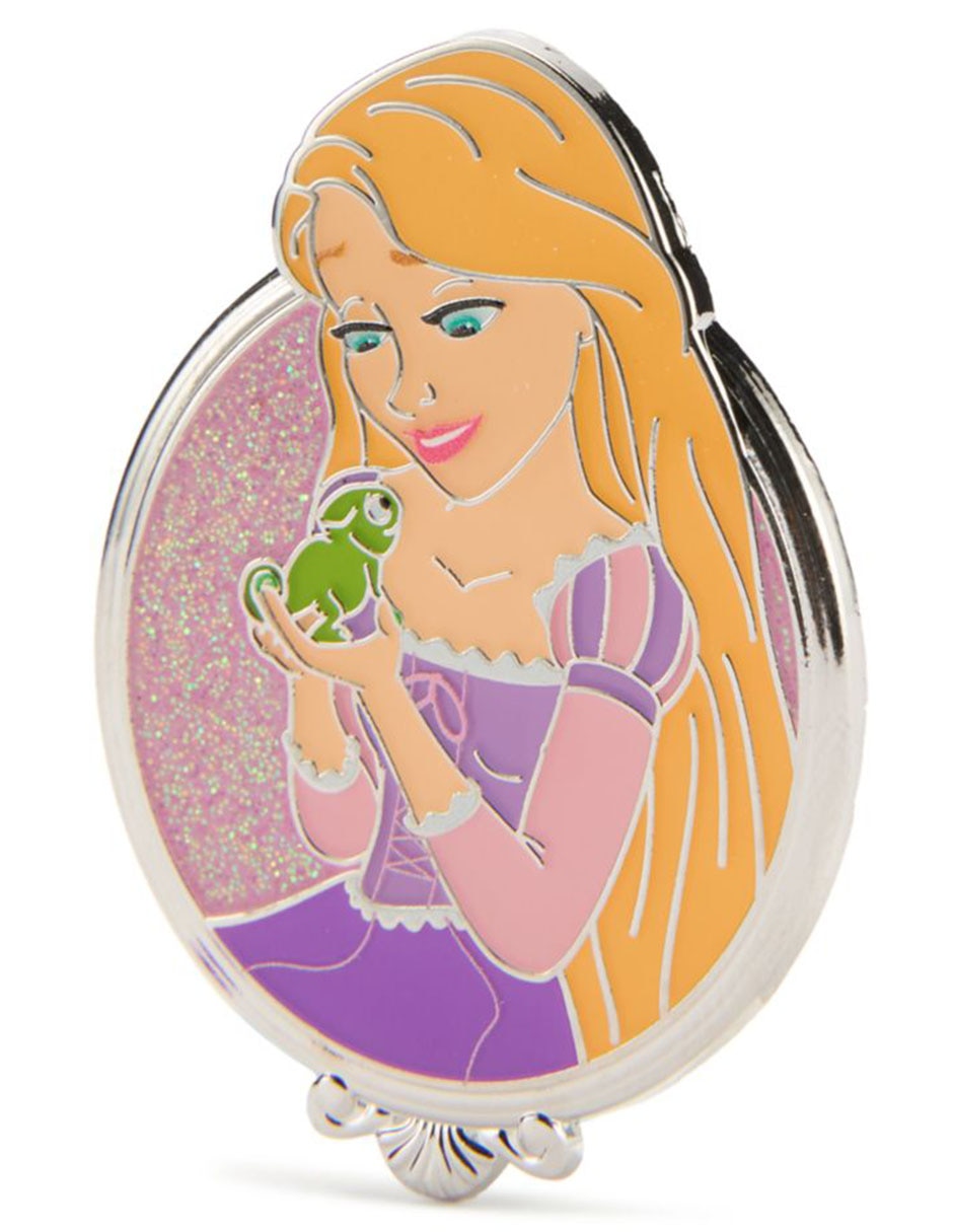 Pin de Metal Rapunzel y pascal 4