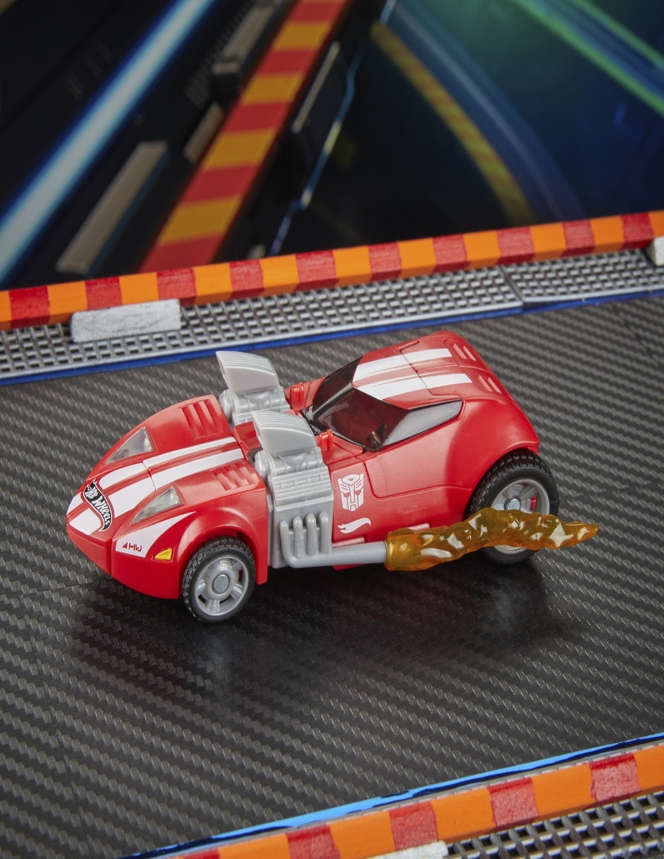 Figura de acción articulada Hot Wheels Especial 2 en 1 8
